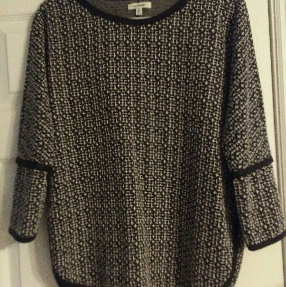 Sweater - Picture 1 of 3